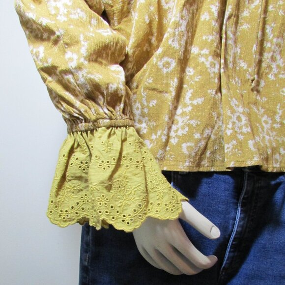 Olivaceous Gold Floral Top - Balloon Sleeves Lace Cuffs Smocked - Picture 3 of 6